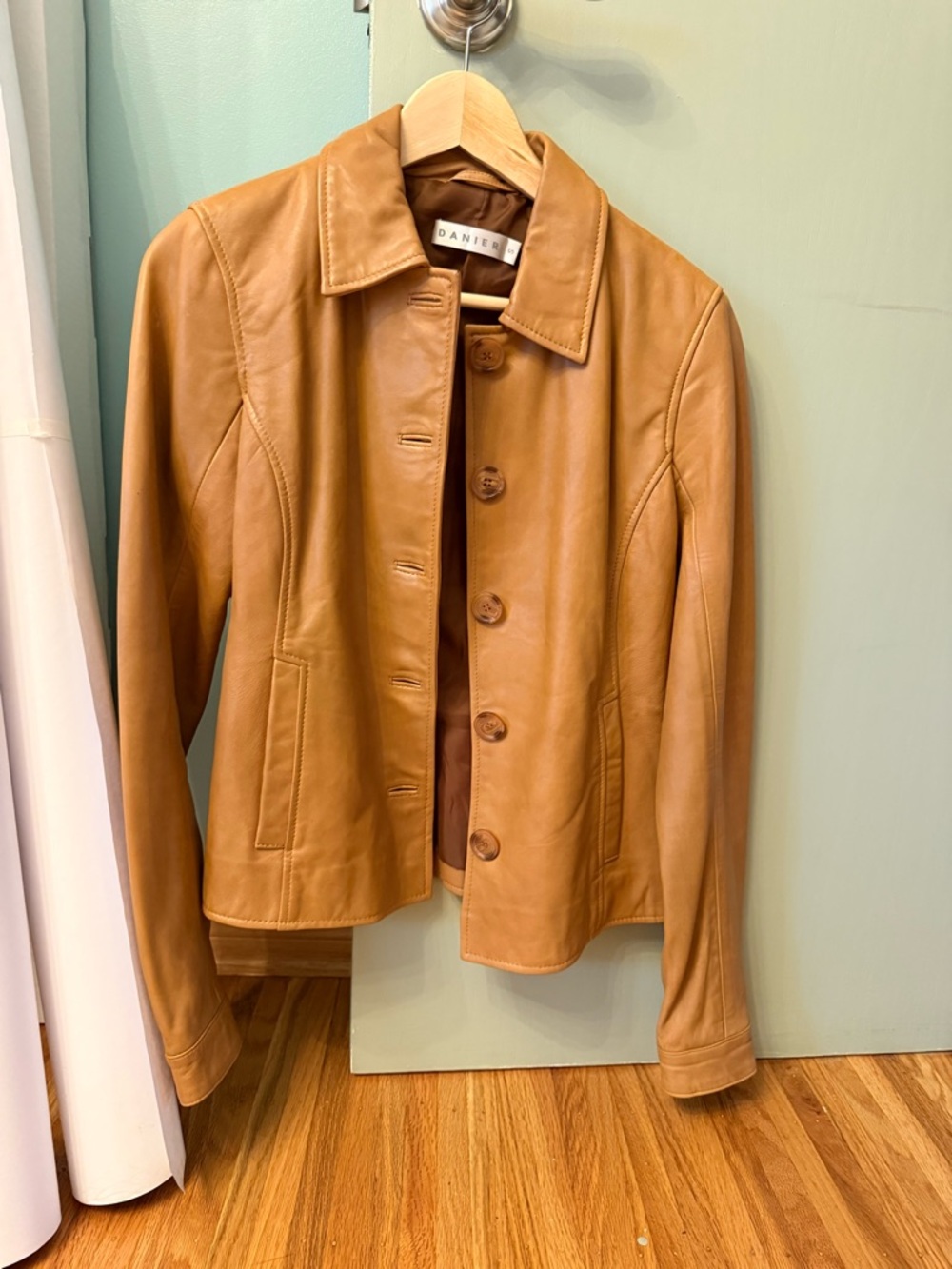 Danier Women's Light Brown Small Leather Jacket